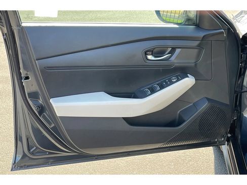Used 2023 Honda Accord LX image 11