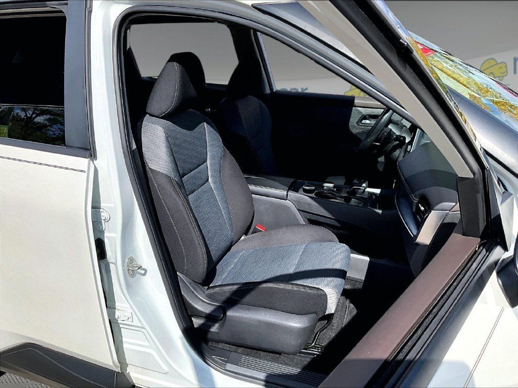 Certified 2023 Nissan Rogue SV AWD/4WD image 11