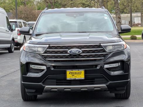 Used 2024 Ford Explorer XLT w/ Equipment Group 202A AWD/4WD image 2