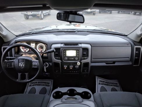 Used 2015 RAM 2500 Tradesman w/ Chrome Appearance Group AWD/4WD image 9
