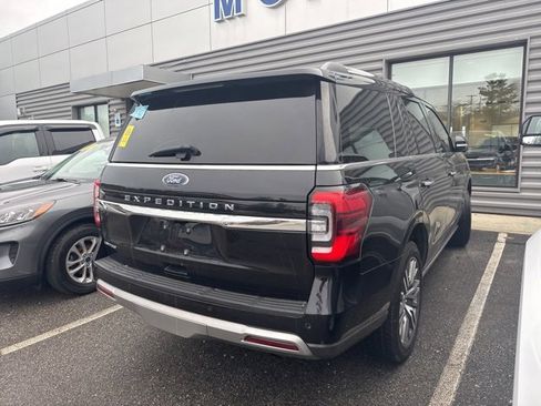 Used 2022 Ford Expedition Limited image 6