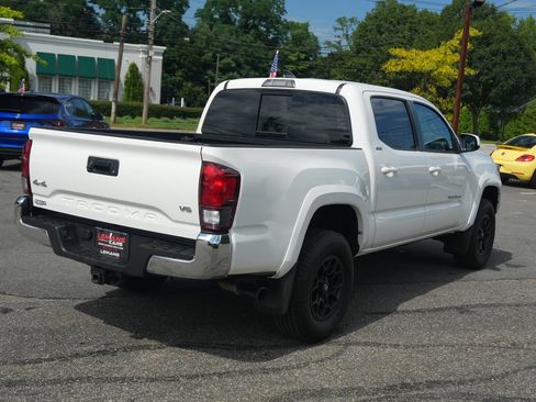 Used 2021 Toyota Tacoma SR5 AWD/4WD image 5