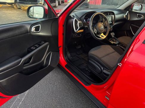 Used 2020 Kia Soul S FWD image 18