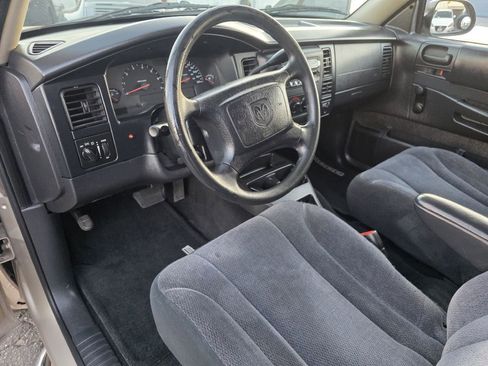 Used 2004 Dodge Dakota SXT w/ Tire & Handling Group RWD image 15