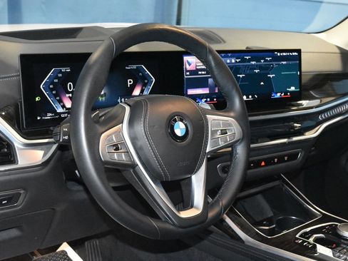 Certified 2024 BMW X7 xDrive40i AWD/4WD image 2