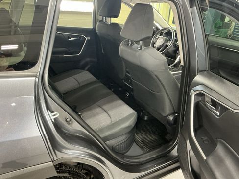 Used 2020 Toyota RAV4 XLE w/ XLE Grade Weather Package AWD/4WD image 15