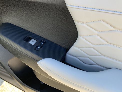 New 2025 Mitsubishi Outlander SEL image 34