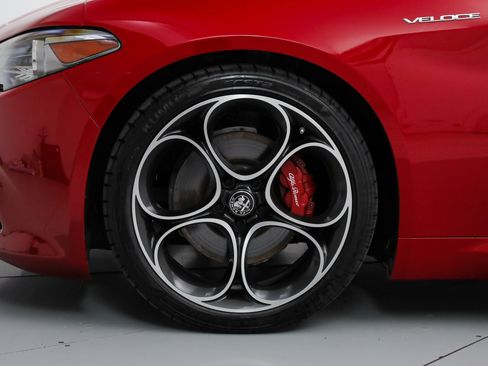 Used 2023 Alfa Romeo Giulia Veloce RWD image 19