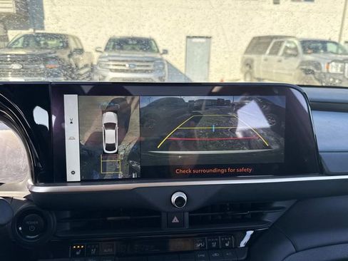 Used 2024 Toyota Crown Limited w/ Advanced Technology Package image 32