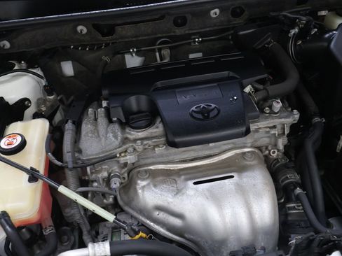 Used 2017 Toyota RAV4 XLE image 24