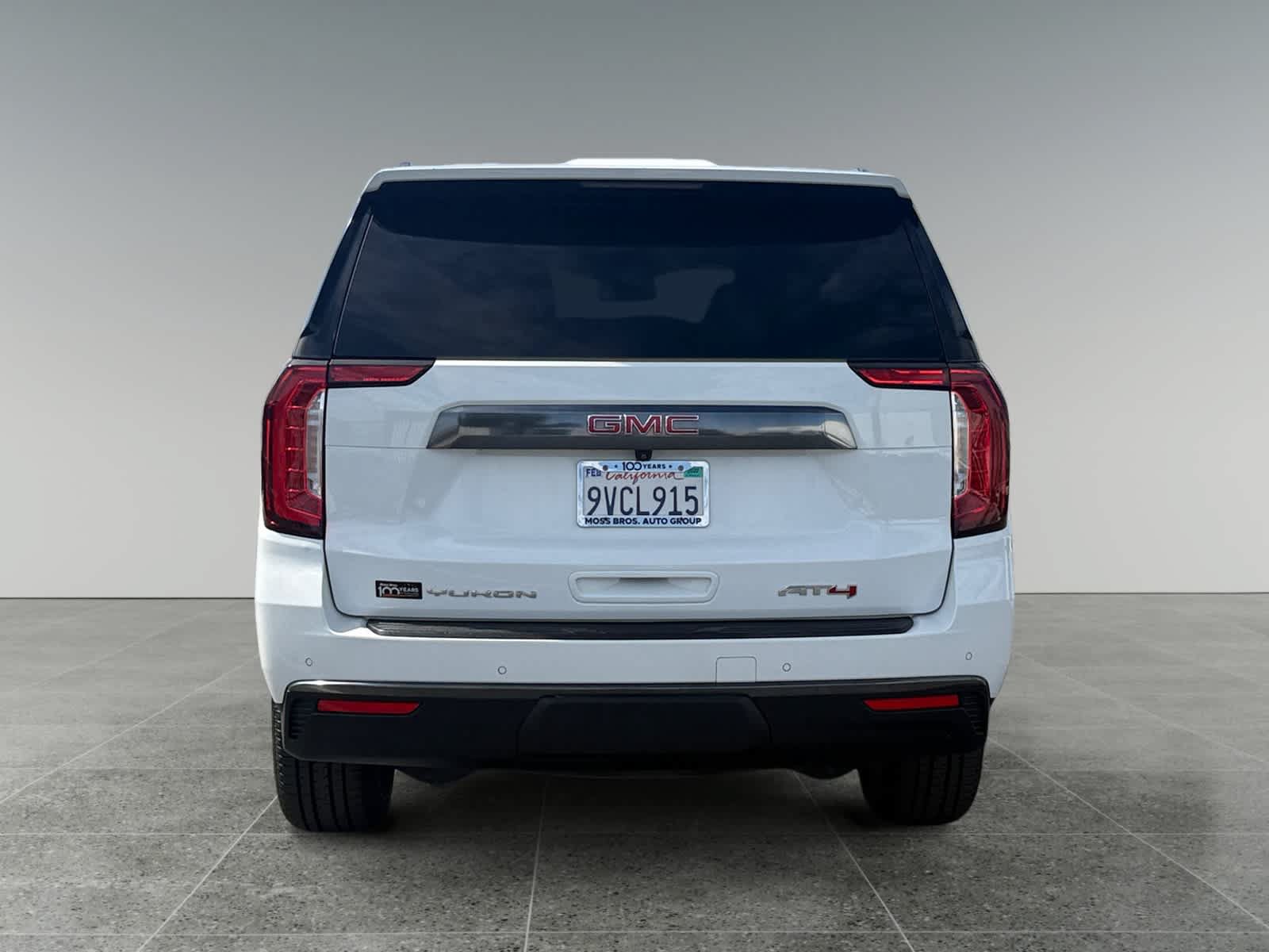 Used 2023 GMC Yukon AT4 w/ Technology Package AWD/4WD image 4
