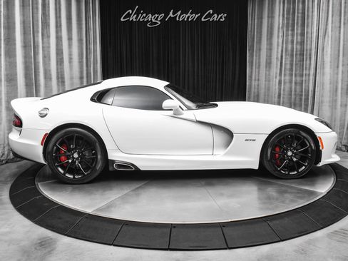 Used 2013 SRT Viper GTS w/ GTS Laguna Interior Pkg image 36