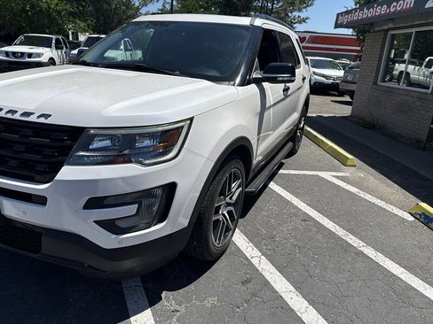 Used 2017 Ford Explorer Sport w/ Equipment Group 401A AWD/4WD image 10