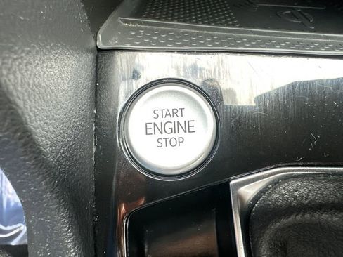 Used 2024 Volkswagen Taos SE image 38