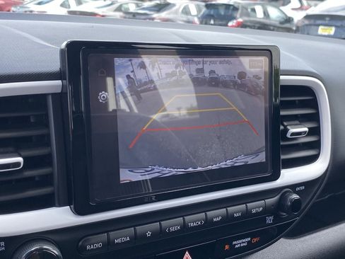 Used 2023 Hyundai Venue Limited FWD image 30