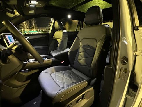 New 2026 Volkswagen Atlas Cross Sport SE image 21