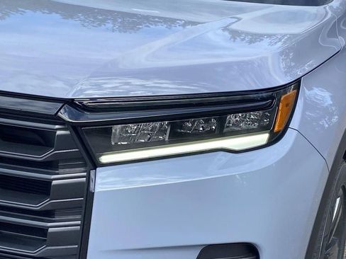 New 2026 Honda Pilot Sport image 30