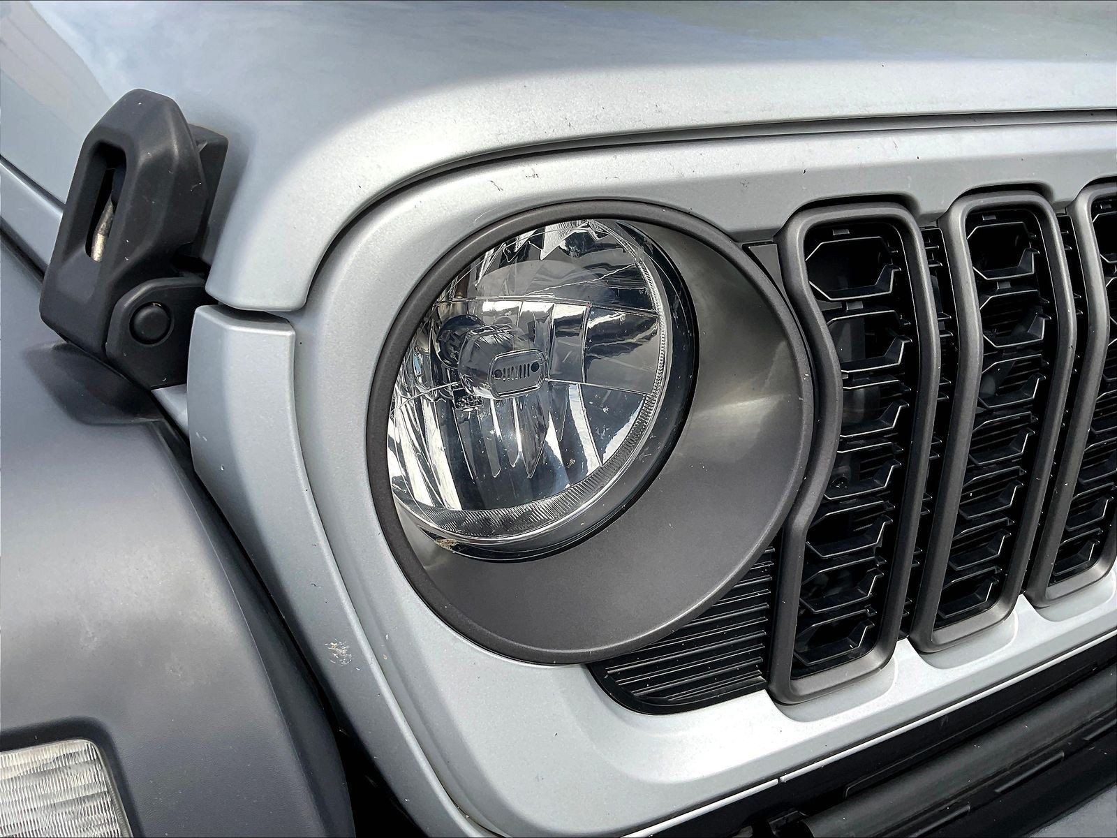 Used 2024 Jeep Wrangler Unlimited Sport AWD/4WD image 30