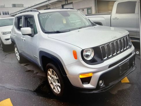 Used 2020 Jeep Renegade Latitude w/ Cold Weather Group AWD/4WD image 3