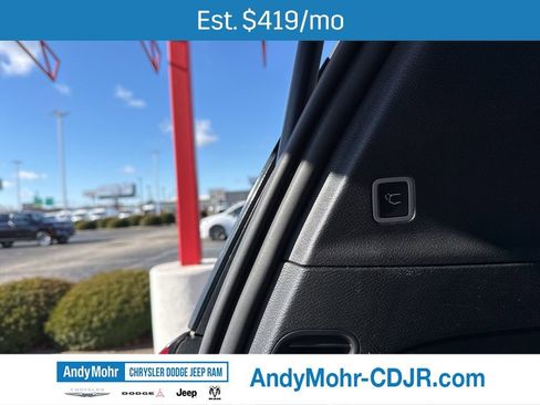Used 2025 Chrysler Pacifica Select FWD image 27