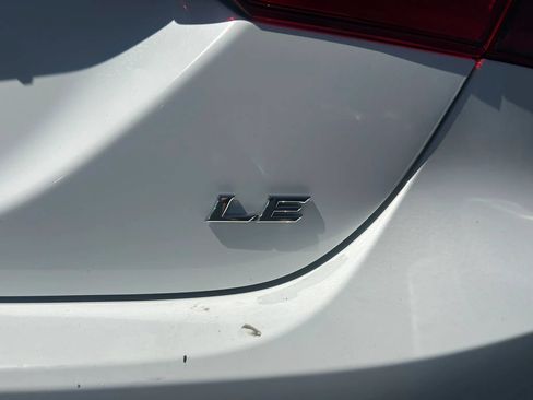 Used 2019 Toyota Camry LE FWD image 7
