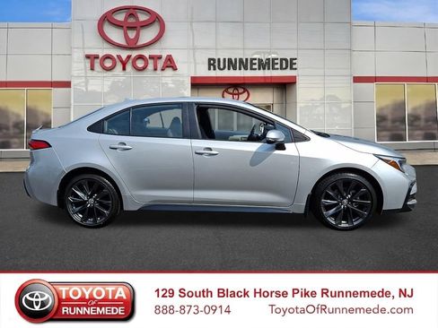 Used 2025 Toyota Corolla SE FWD image 7