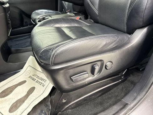 Used 2017 Toyota Sienna SE Premium image 12