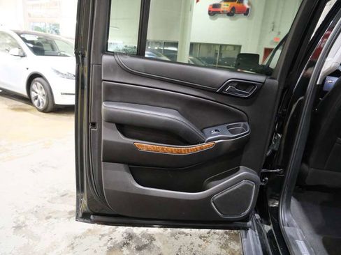 Used 2019 Chevrolet Suburban Premier AWD/4WD image 24