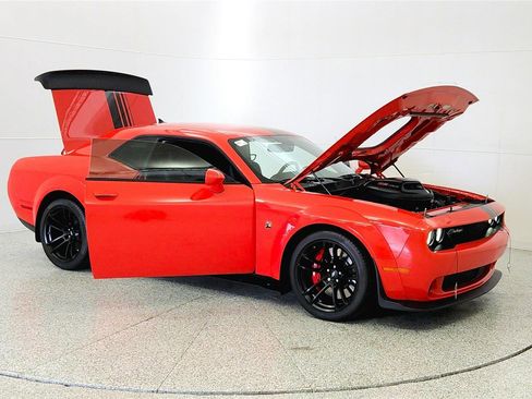Used 2022 Dodge Challenger R/T Scat Pack RWD image 9