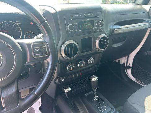 Used 2017 Jeep Wrangler Unlimited Sport w/ Connectivity Group AWD/4WD image 6