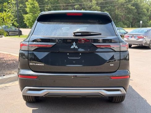 New 2026 Mitsubishi Outlander SE FWD image 9