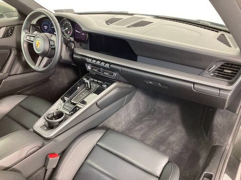 Certified 2021 Porsche 911 Carrera 4 image 17