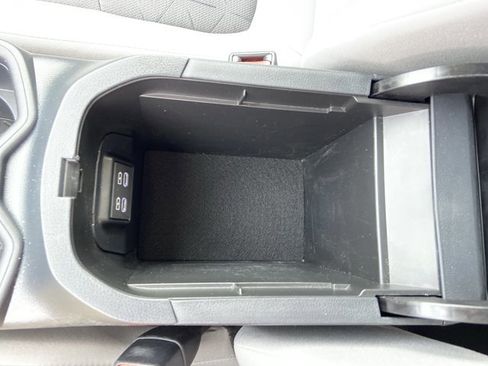 Used 2025 Toyota RAV4 XLE image 42