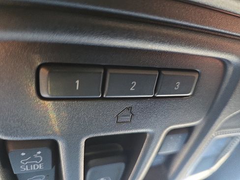 Used 2022 Chevrolet Silverado 1500 High Country w/ High Country Premium Package image 22