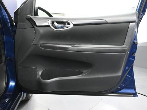 Used 2018 Nissan Sentra SV image 38