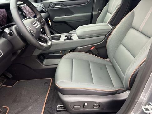 New 2026 GMC Acadia AT4 w/ Luxury Package image 19