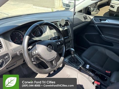 Used 2015 Volkswagen Golf S FWD image 2