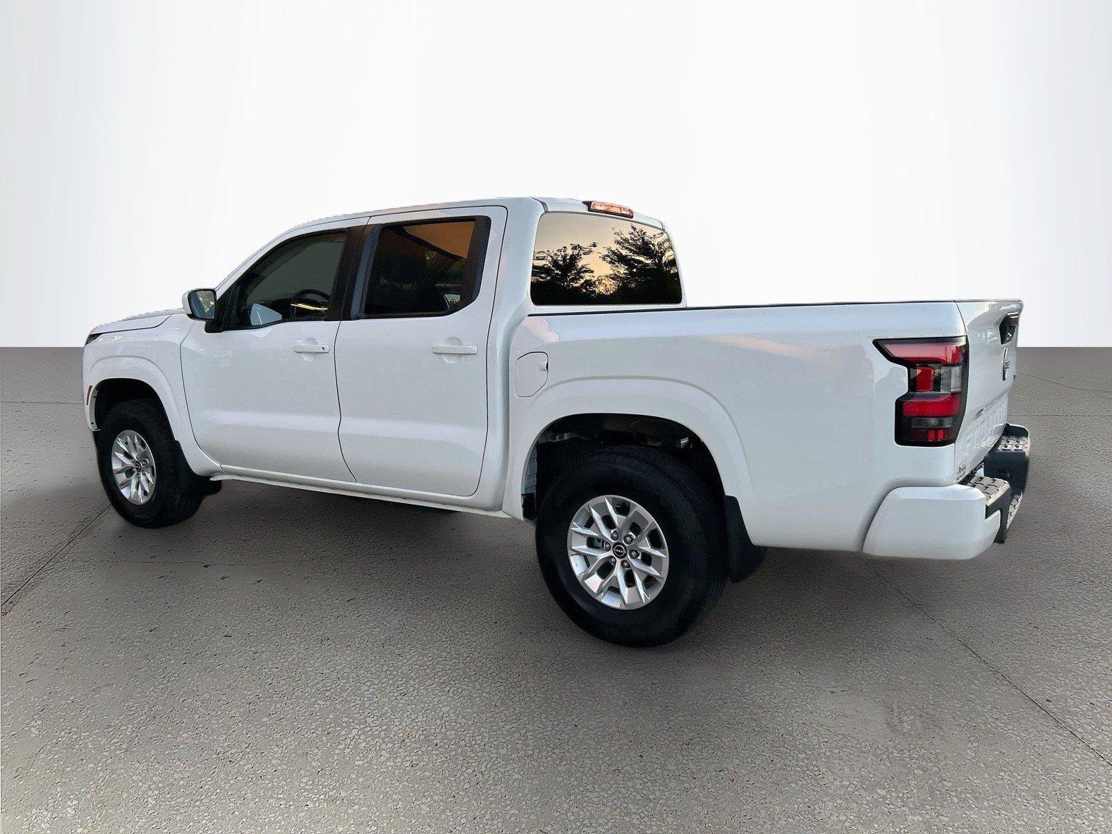 Used 2024 Nissan Frontier SV AWD/4WD image 6