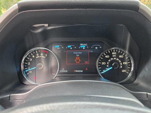 Used 2018 Ford F150 Lariat w/ Equipment Group 501A Mid image 18