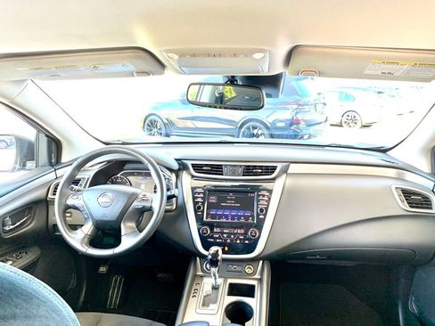 Used 2020 Nissan Murano SV image 25