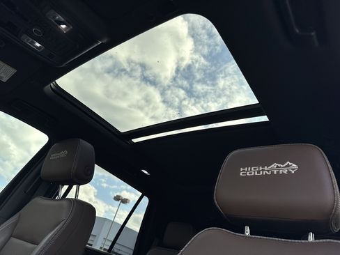 Used 2023 Chevrolet Tahoe High Country image 36