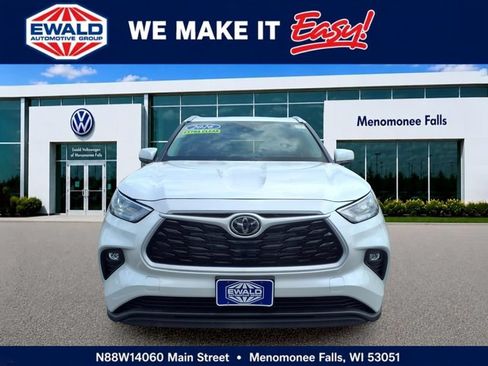 Used 2026 Toyota Highlander XLE AWD/4WD image 2