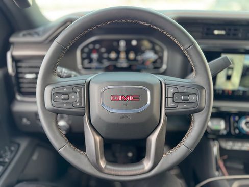 Used 2025 GMC Sierra 2500 AT4 image 6