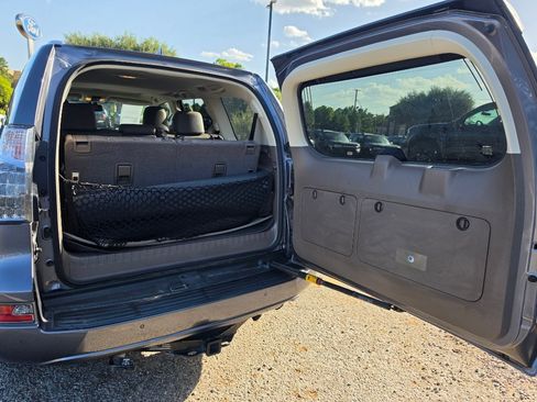 Used 2017 Lexus GX 460 Premium w/ Premium Package AWD/4WD image 19