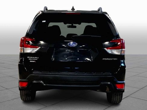 Used 2019 Subaru Forester Premium w/ All-Weather Package image 5