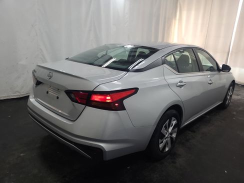 Used 2024 Nissan Altima 2.5 S image 8
