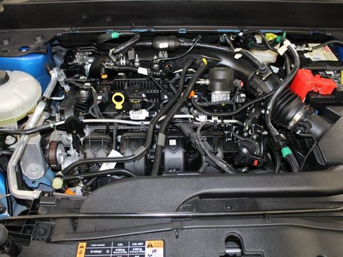 Certified 2022 Ford Maverick XLT w/ XLT Luxury Package image 7