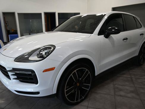 Used 2019 Porsche Cayenne S w/ Premium Package AWD/4WD image 1