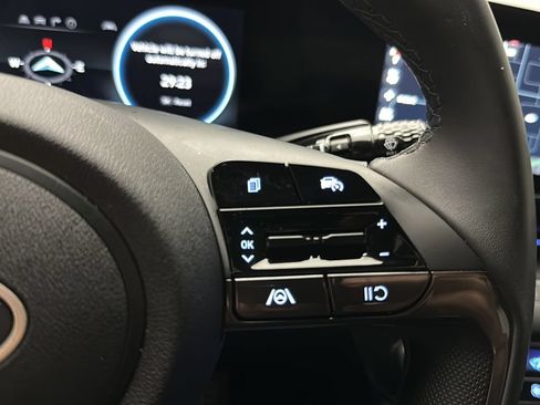 Certified 2025 Hyundai Elantra SEL FWD image 23