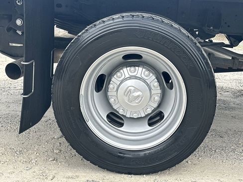 Used 2024 RAM 5500 Tradesman w/ Chrome Appearance Group image 18